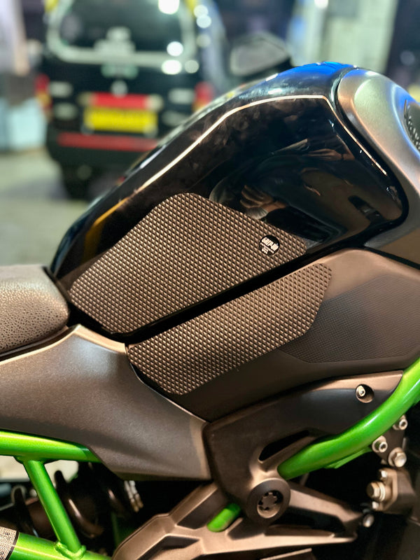 GRIP ON TRACTION PAD Z900
