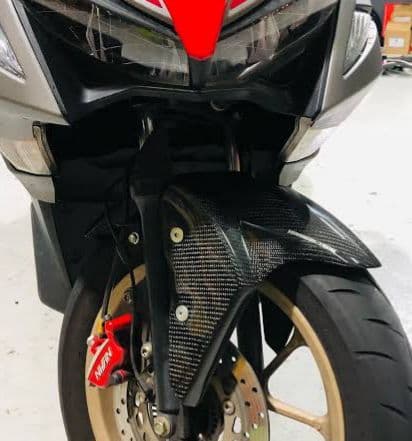 CARBON FIBER FRONT MUDGUARD FOR AEROX 155