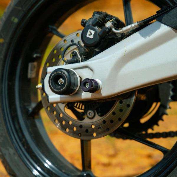 REAR AXLE PROTECTORS FOR TRIUMPH STREET TRIPLE 765RS